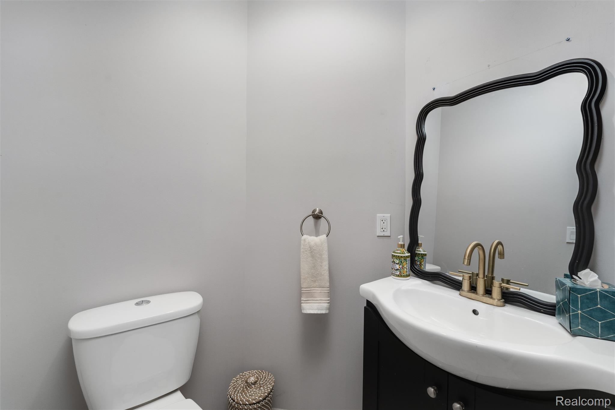 717 S Kenwood Avenue