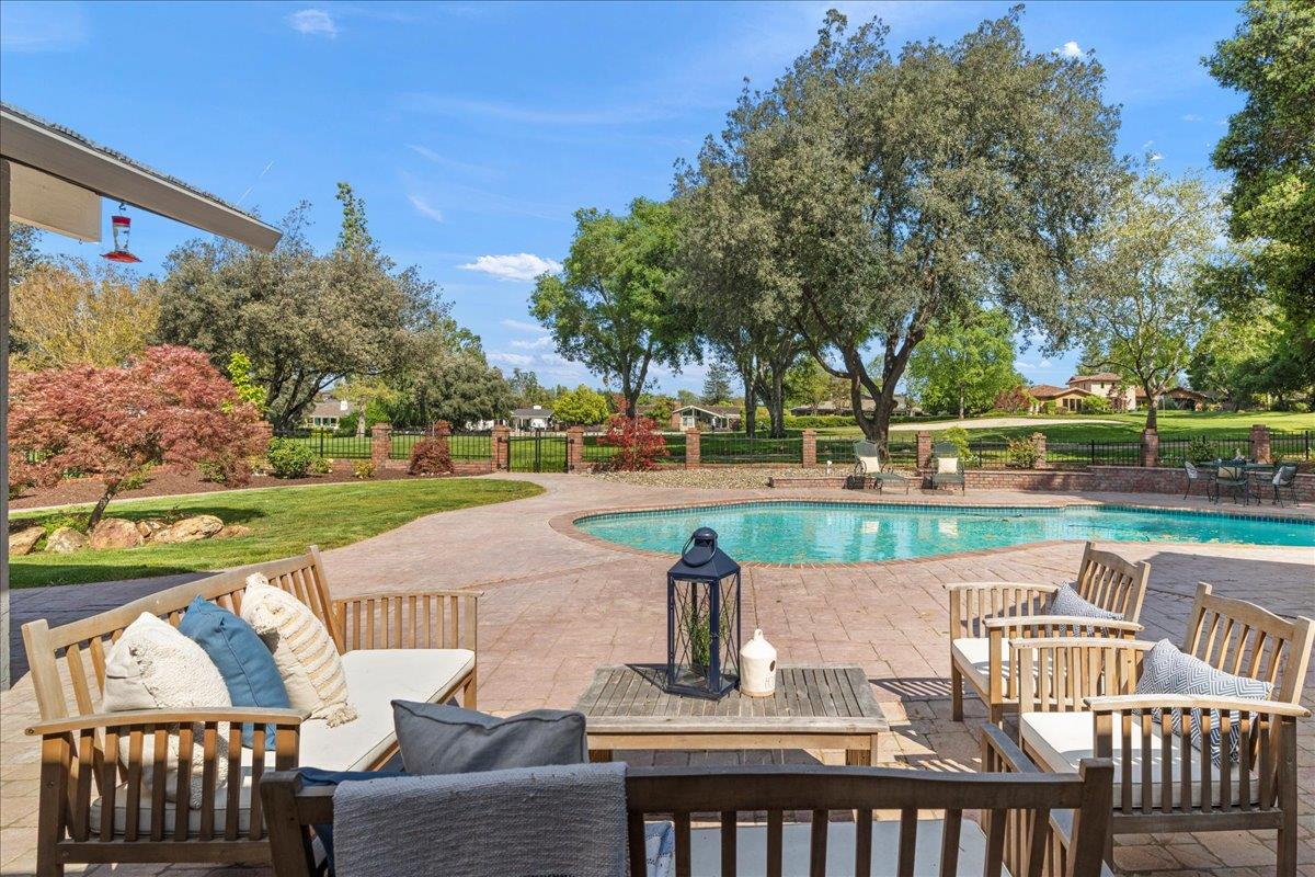 6618 Crystal Springs DR