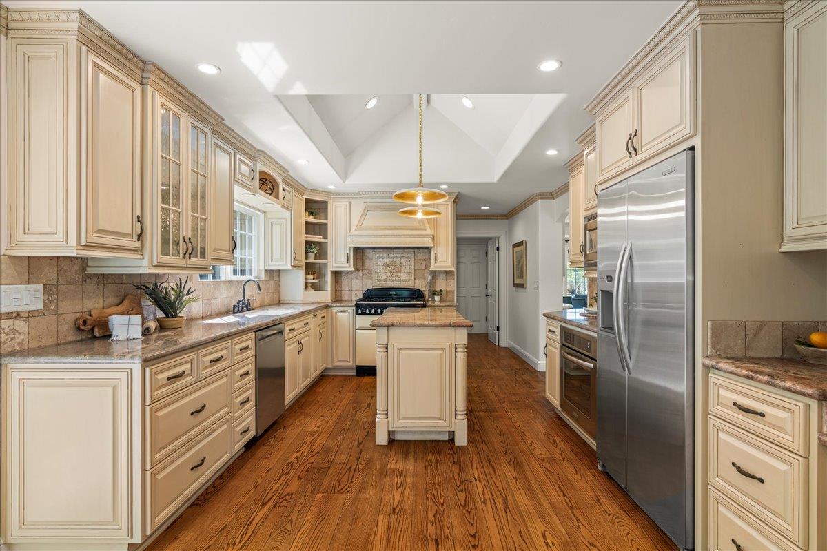 6618 Crystal Springs DR