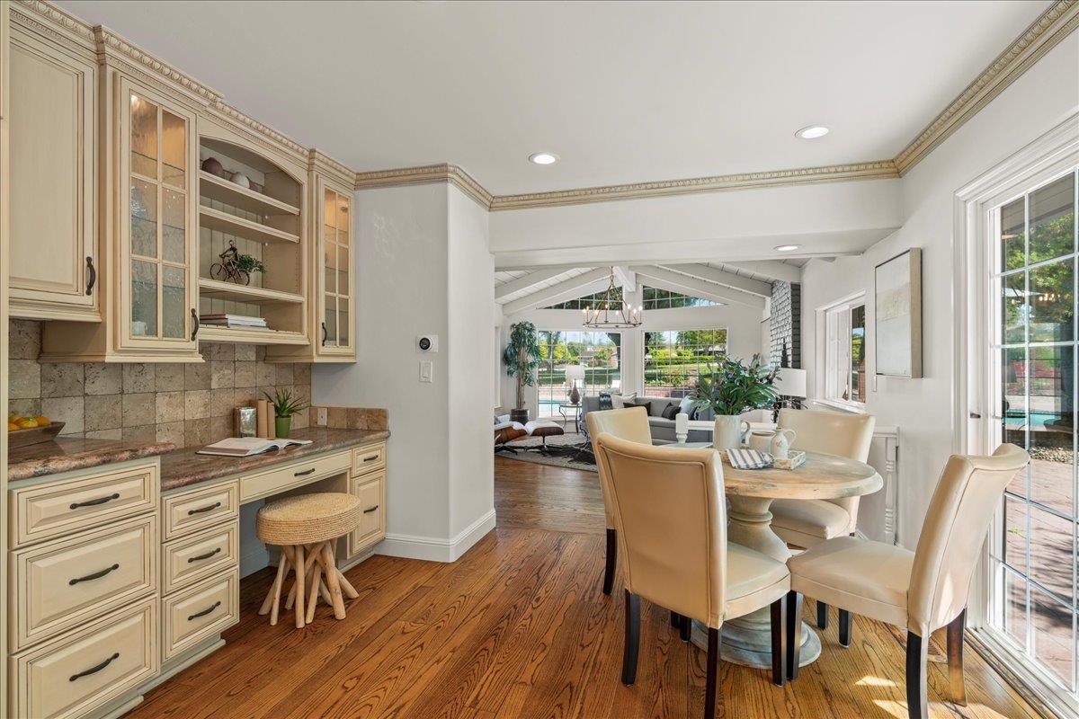 6618 Crystal Springs DR