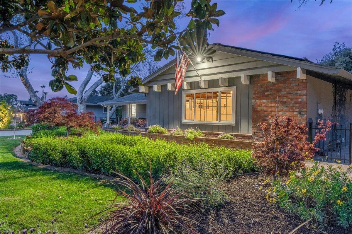 6618 Crystal Springs DR