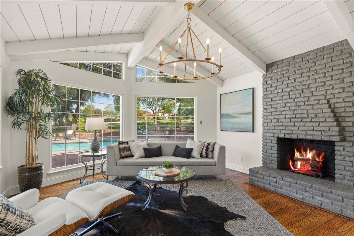 6618 Crystal Springs DR