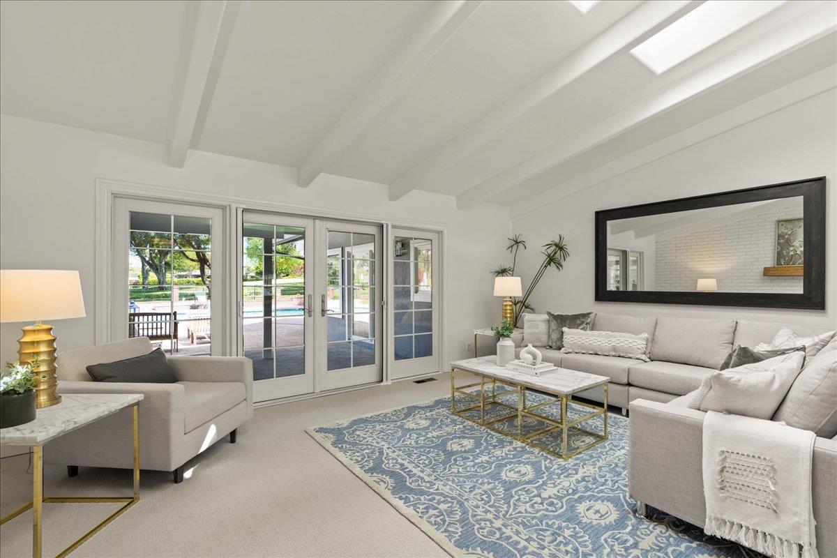 6618 Crystal Springs DR