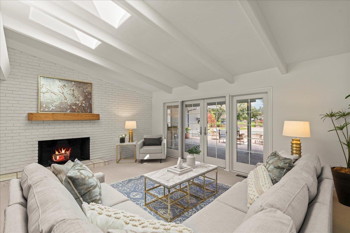 6618 Crystal Springs DR