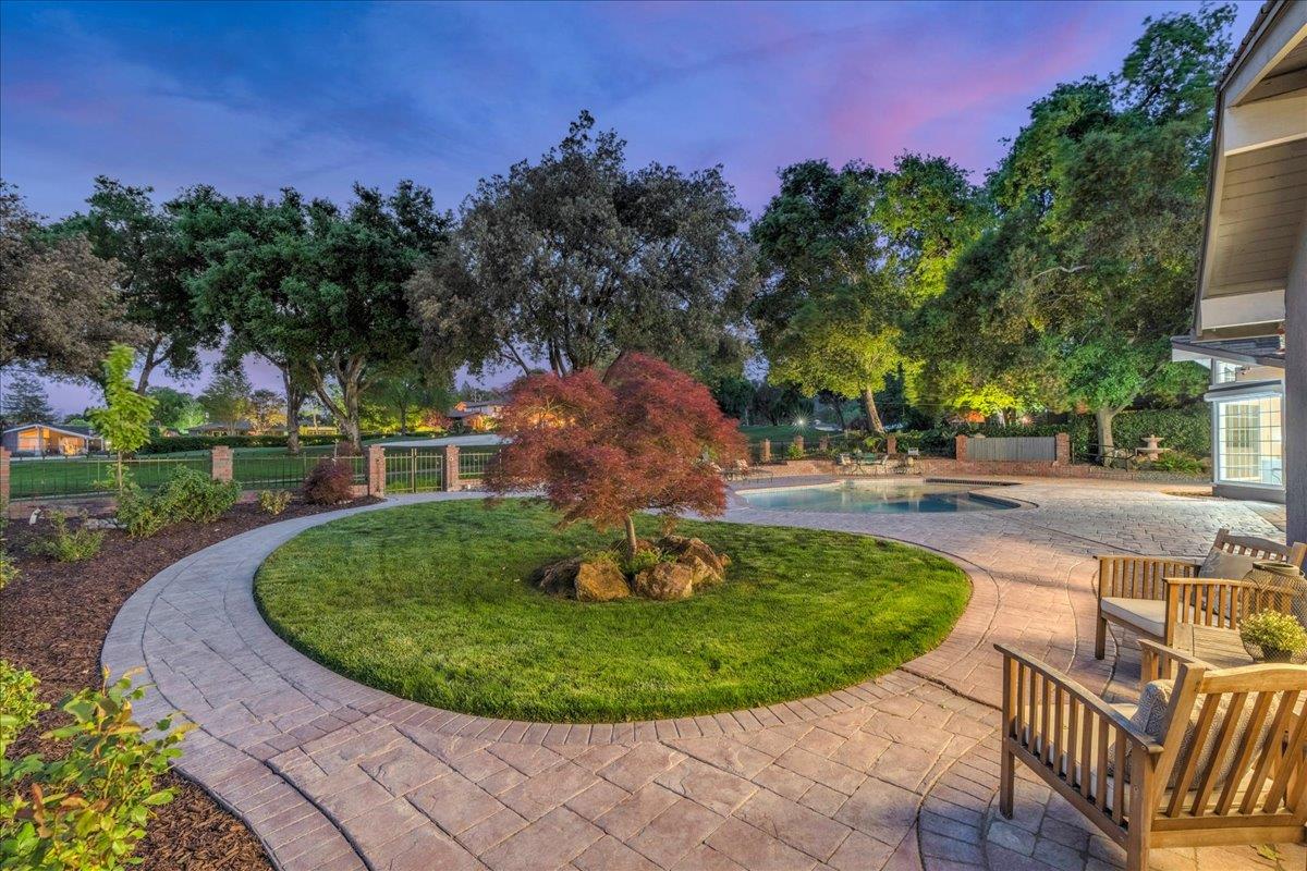 6618 Crystal Springs DR