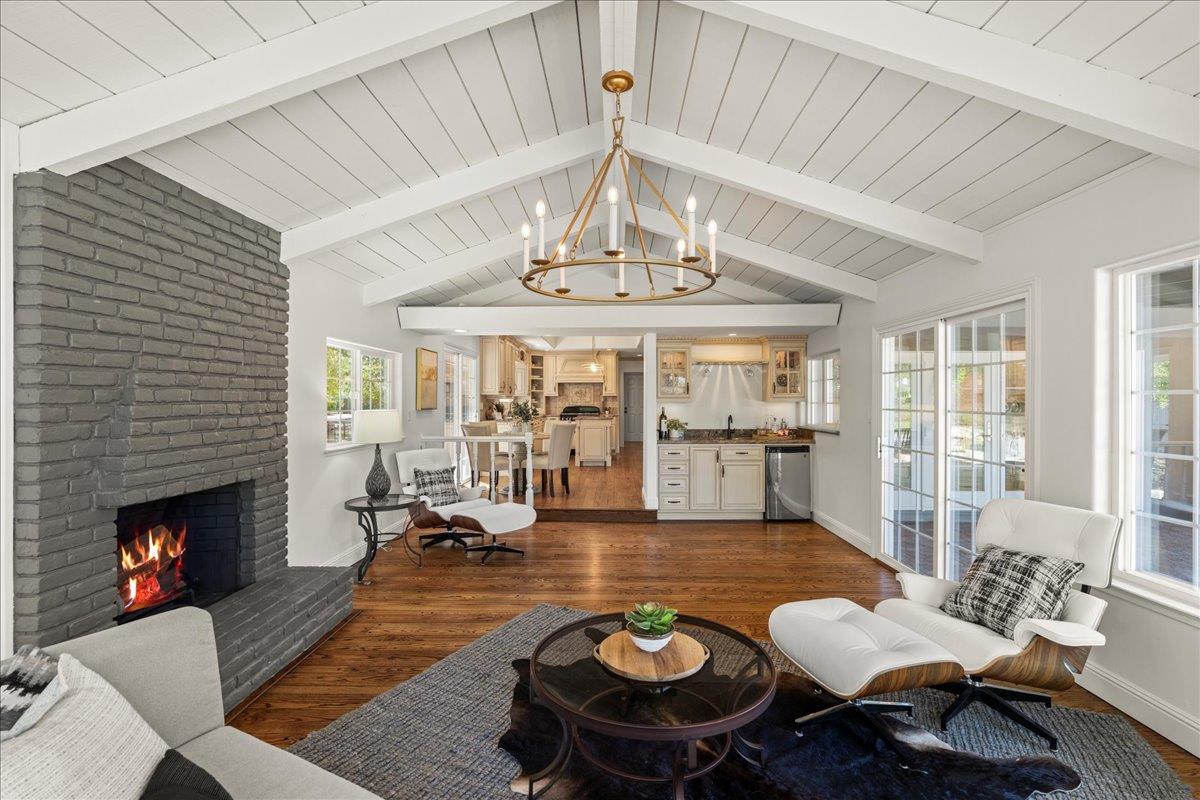 6618 Crystal Springs DR