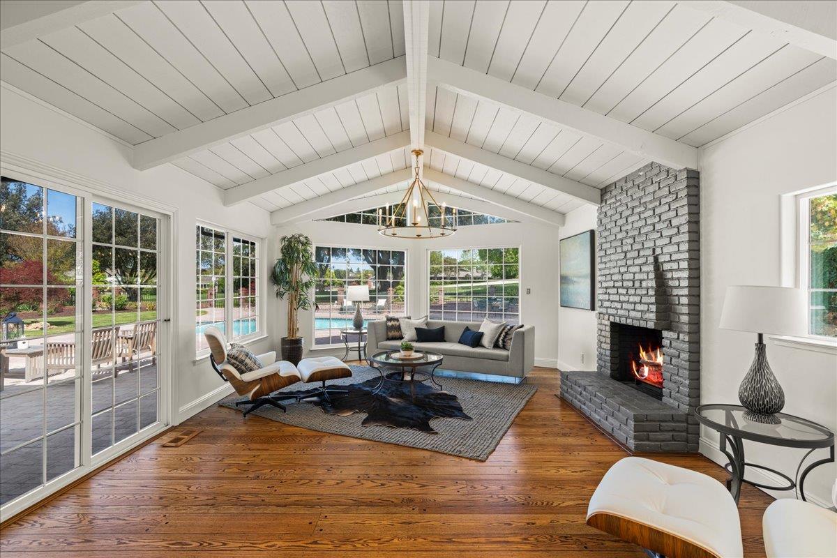 6618 Crystal Springs DR