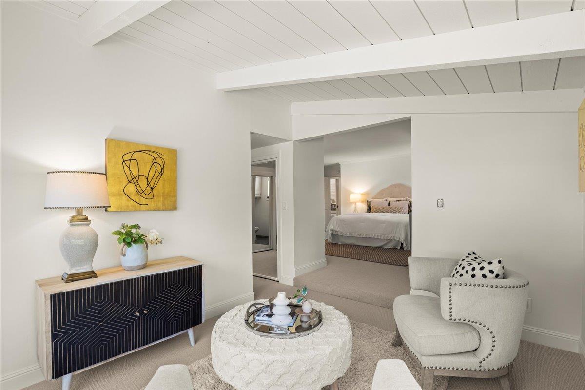 6618 Crystal Springs DR