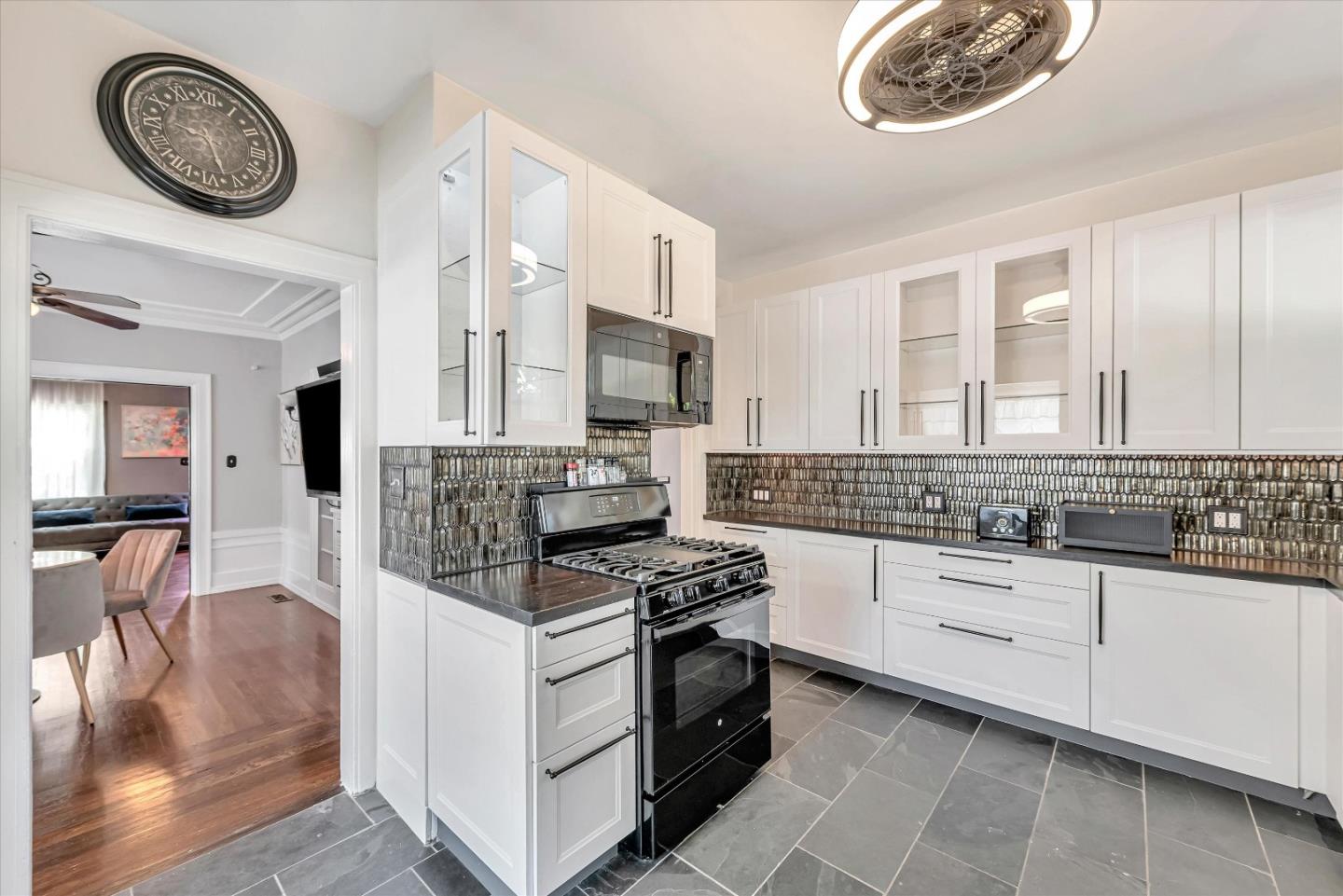 320 N 17th ST
