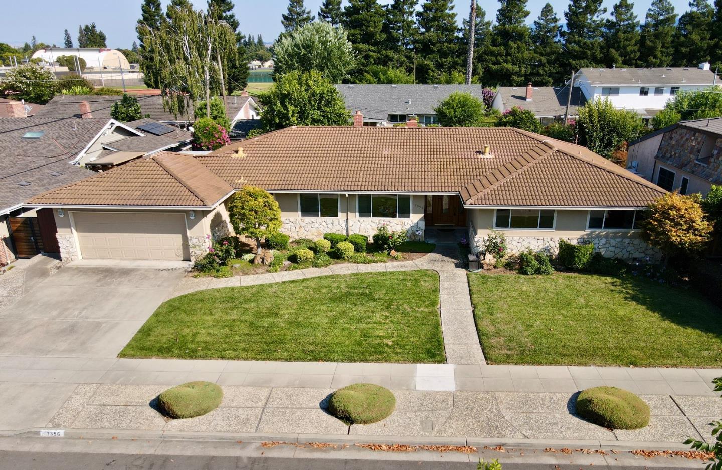 1356 Robsheal DR