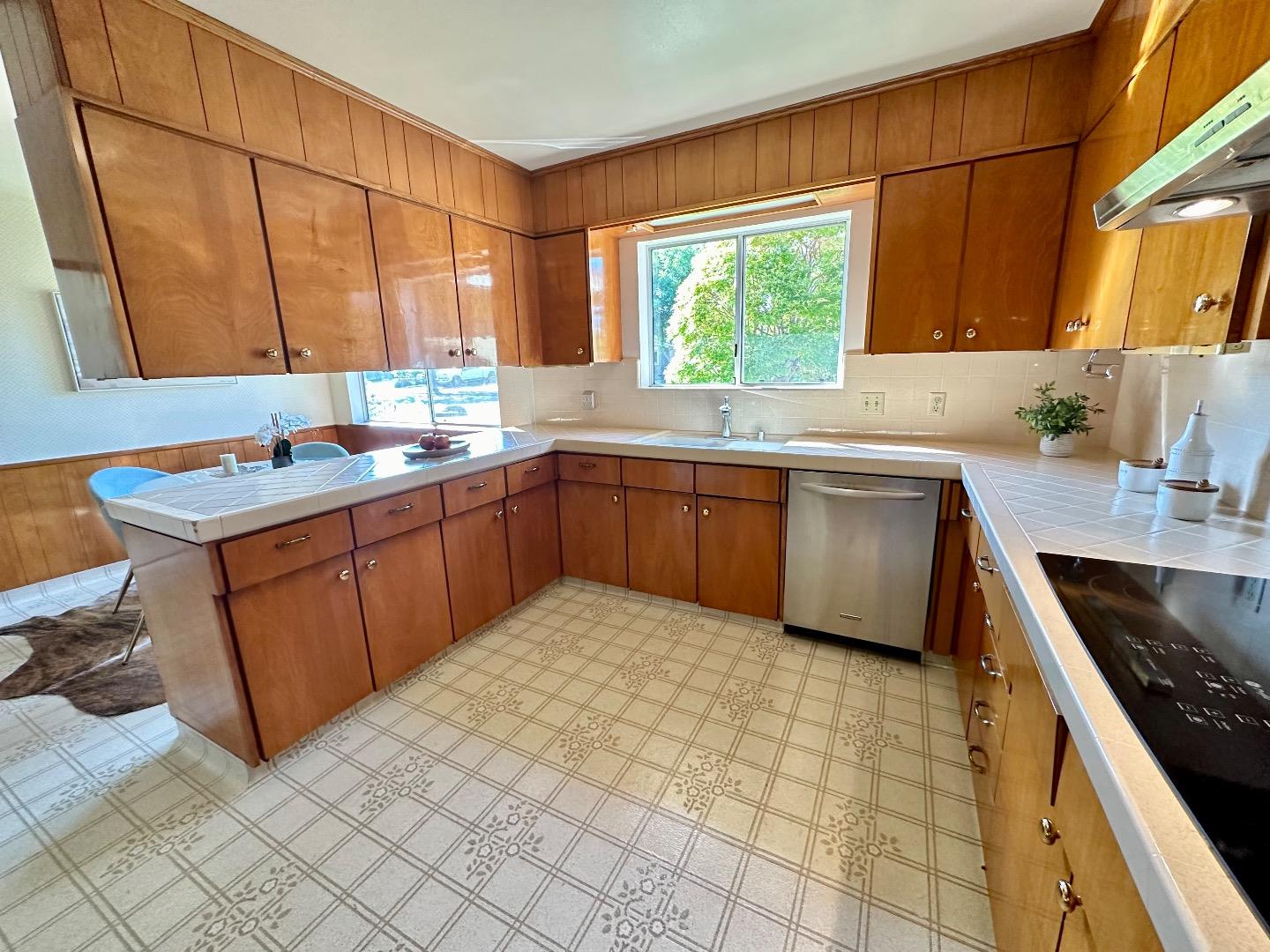 1356 Robsheal DR