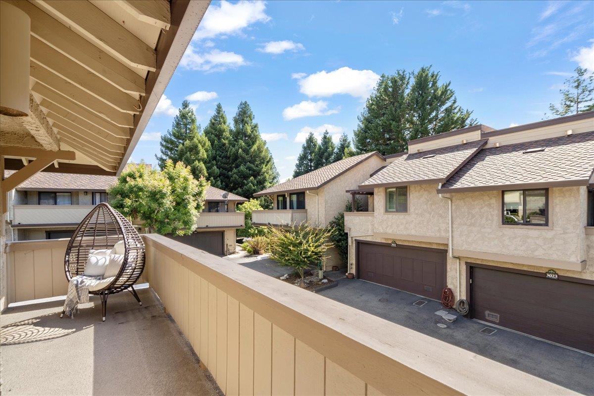 3022 Arlington DR