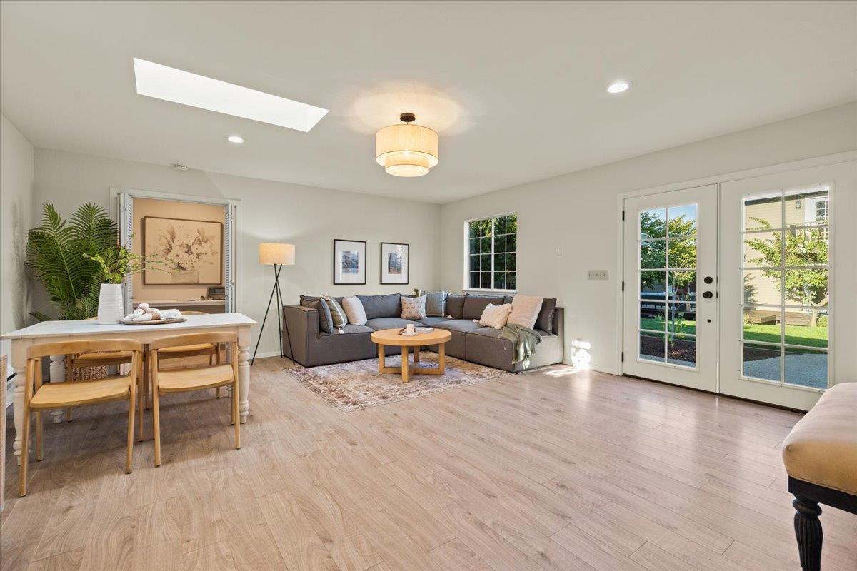 15581 Loma Vista AVE