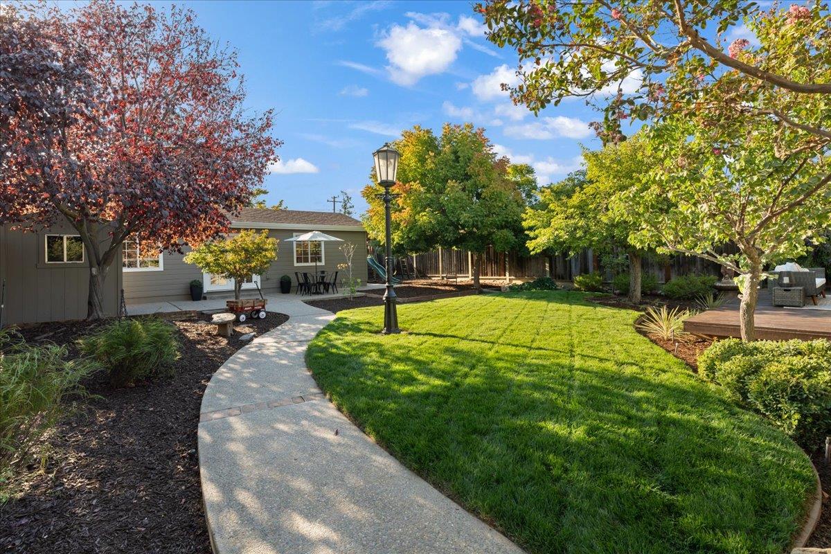 15581 Loma Vista AVE