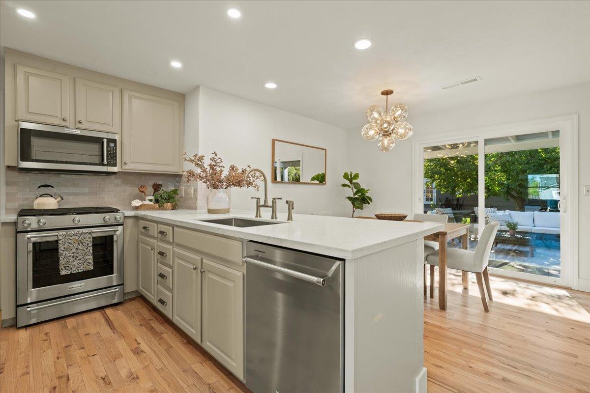 15581 Loma Vista AVE