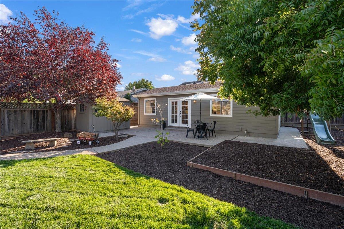 15581 Loma Vista AVE