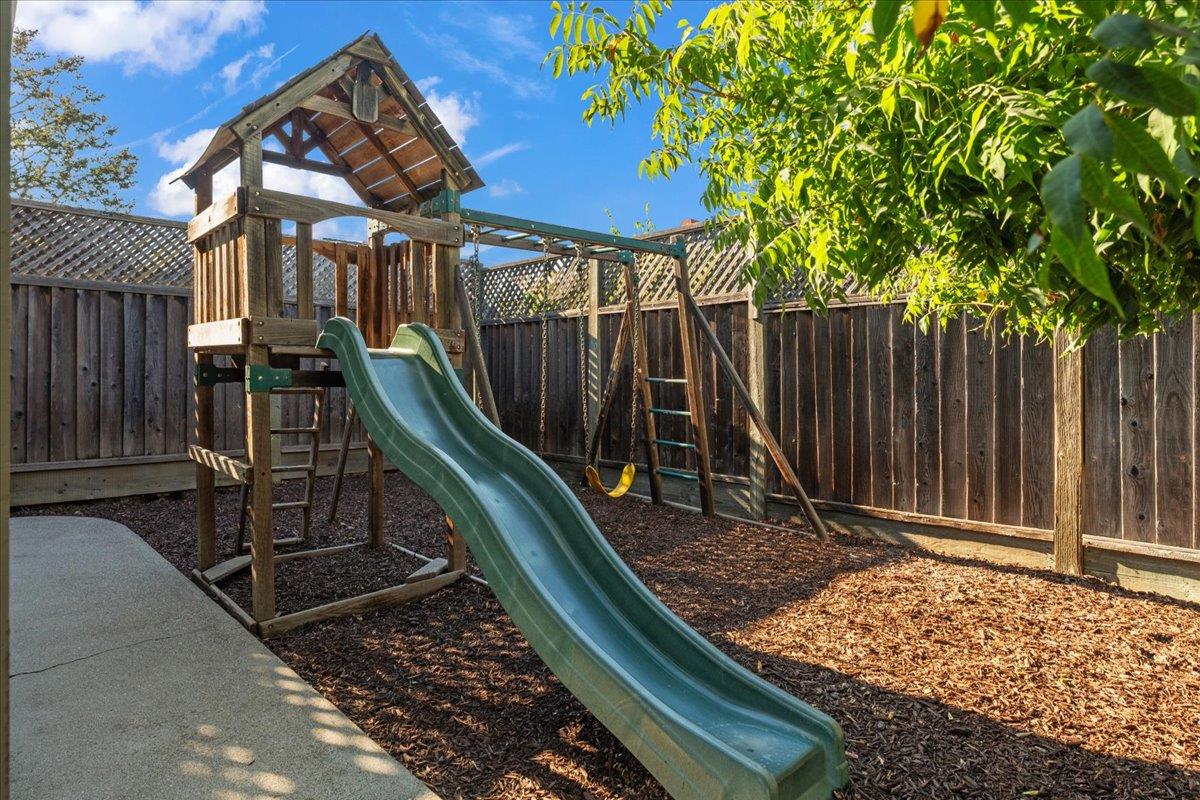 15581 Loma Vista AVE