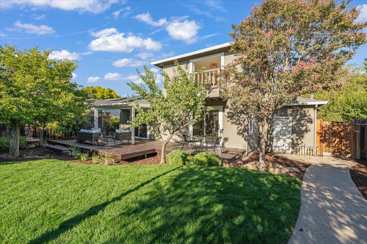 15581 Loma Vista AVE