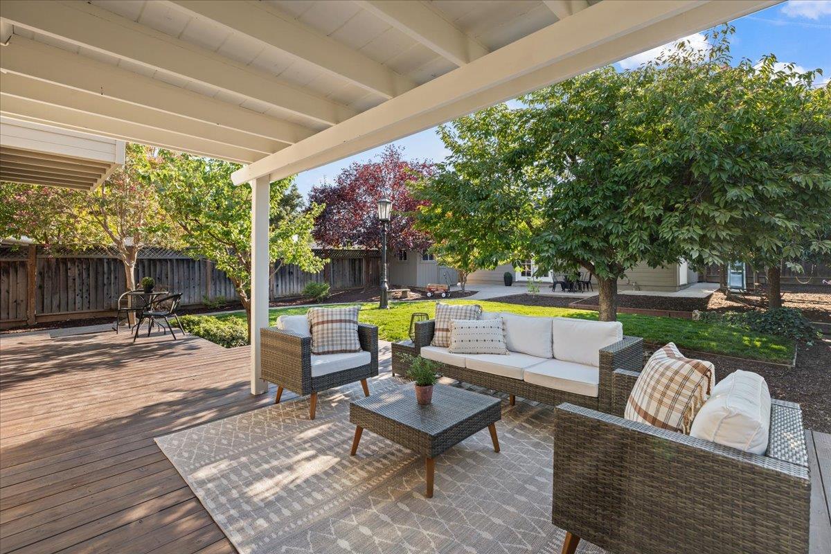 15581 Loma Vista AVE