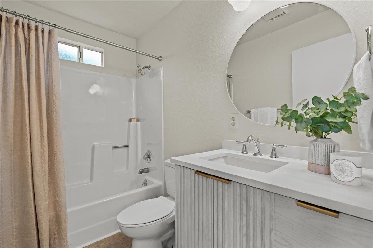 15581 Loma Vista AVE