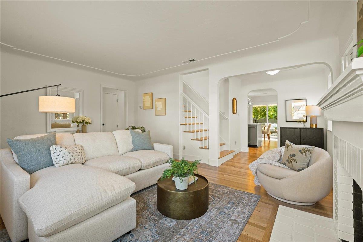 15581 Loma Vista AVE