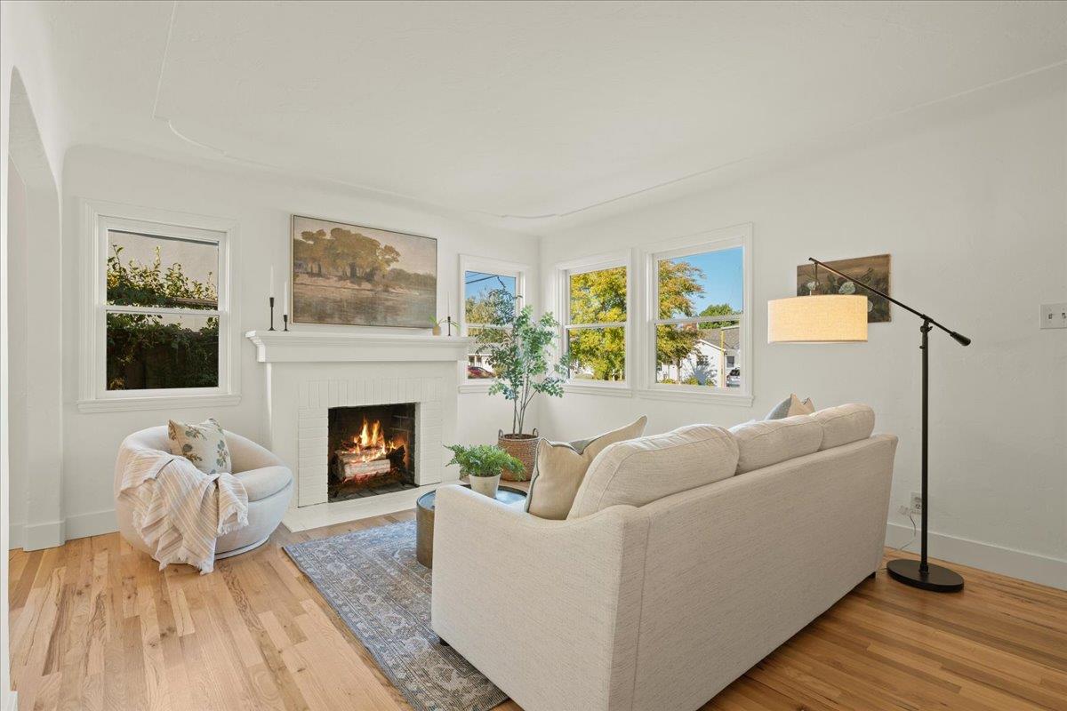 15581 Loma Vista AVE