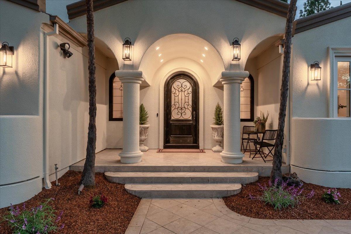 73 Mariposa AVE