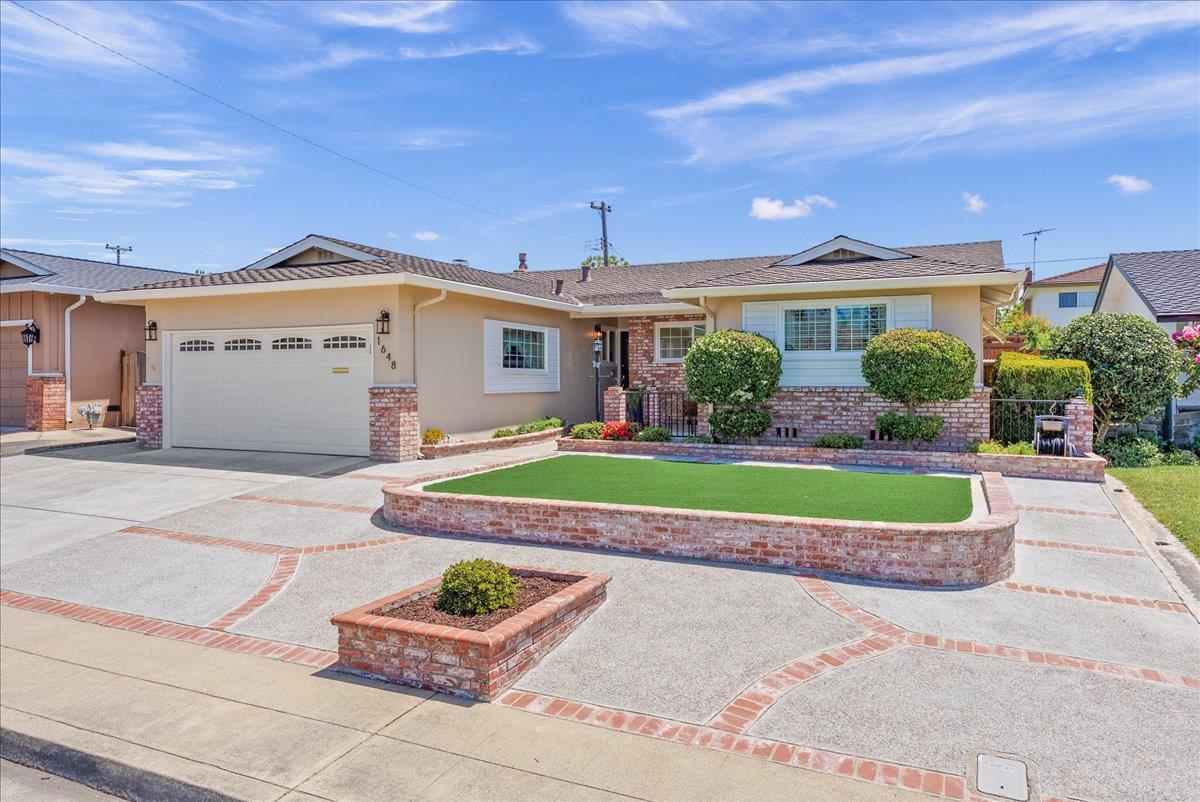 1648 Mount Rainier AVE