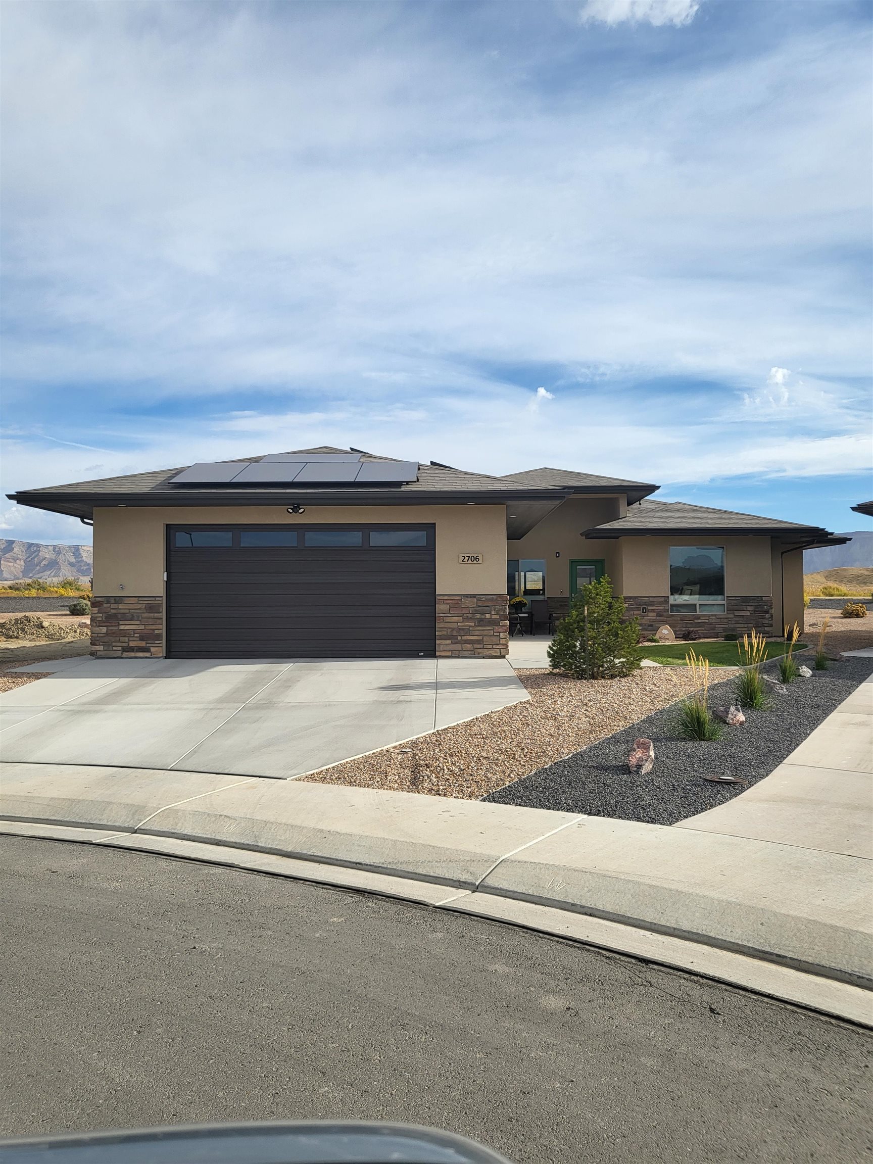 2706 Meadowcrest Court