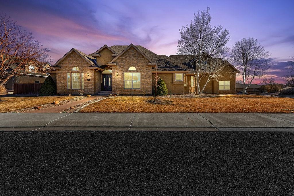 866 N Haven Crest Court