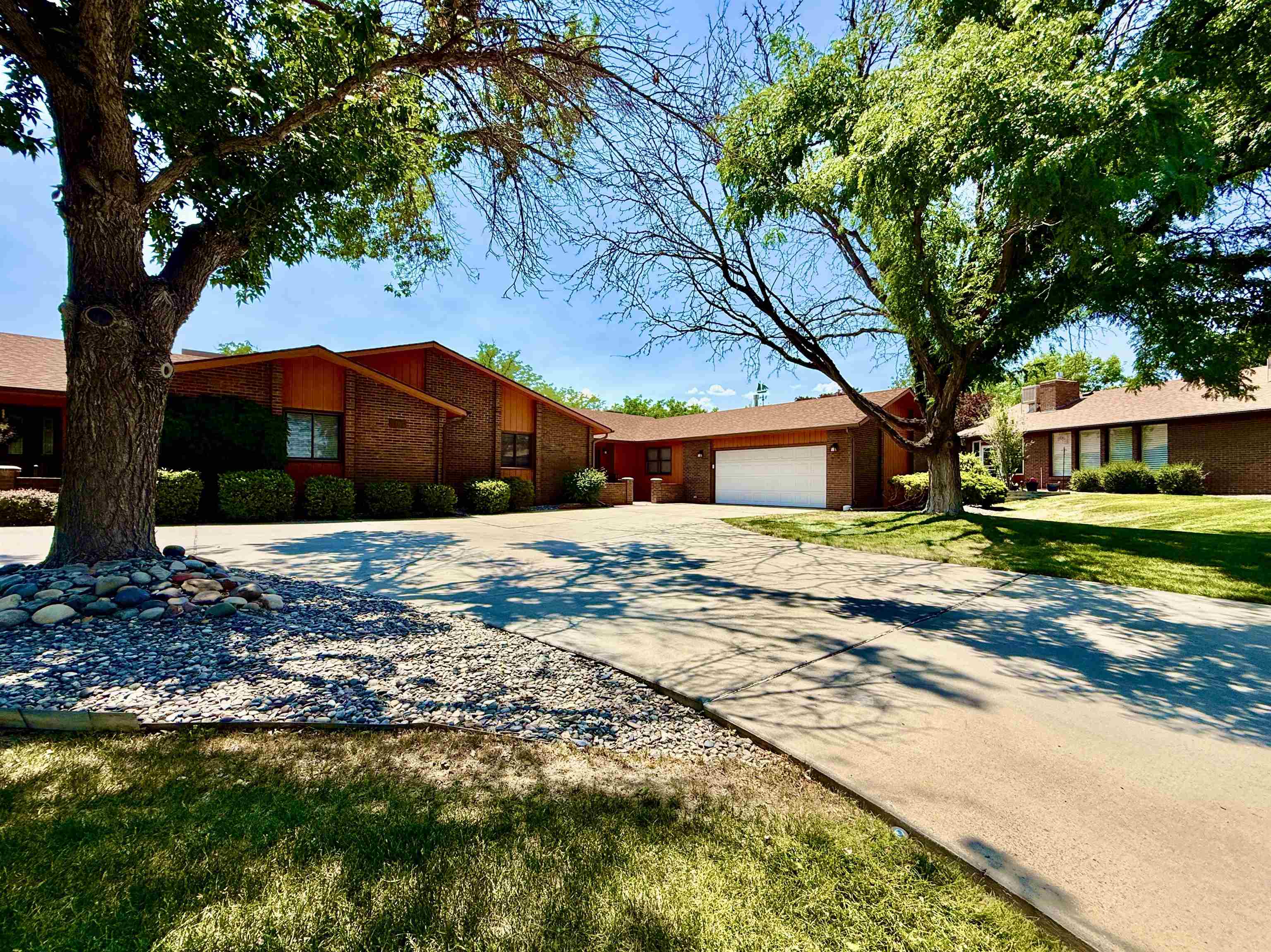 2703 Crossroads Boulevard Unit: B