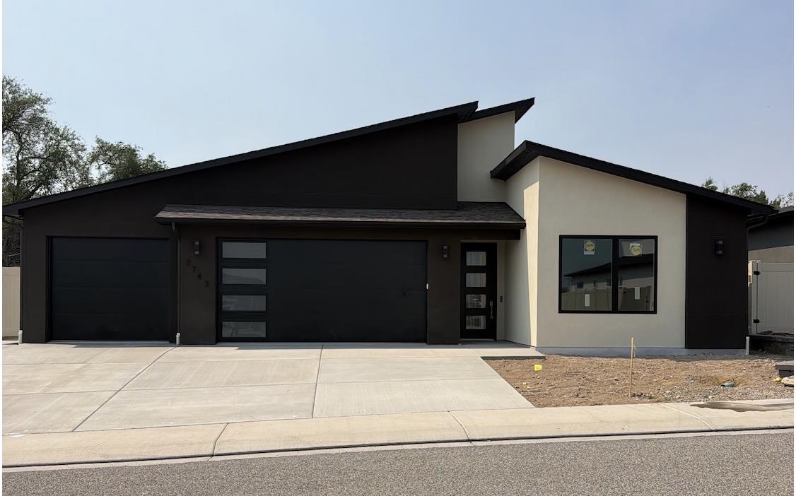 2743 Radiant Avenue