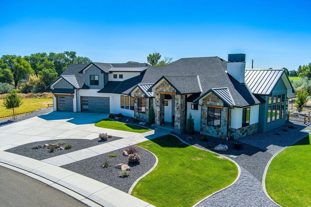 652 Eagles Nest Court