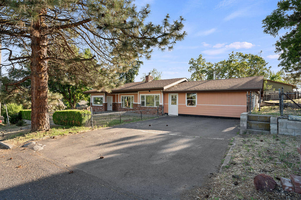 2318 Modoc Street