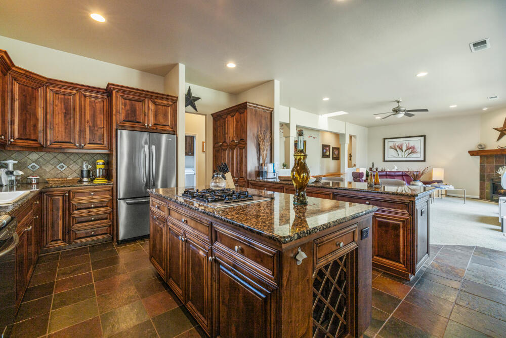 9507 Kestrel Road