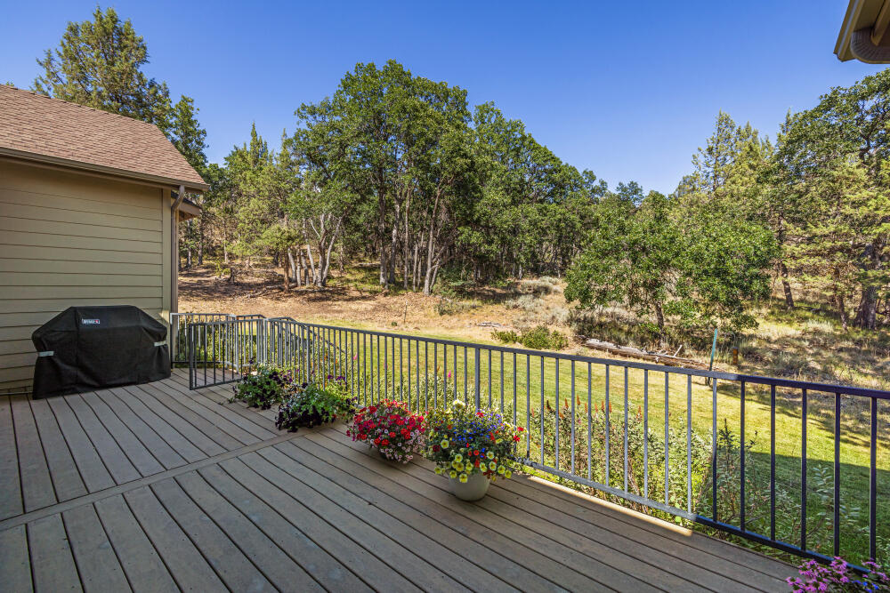 9507 Kestrel Road