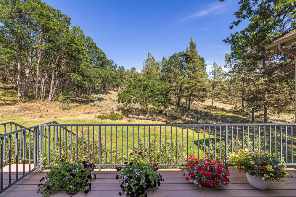 9507 Kestrel Road
