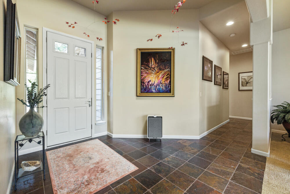 9507 Kestrel Road