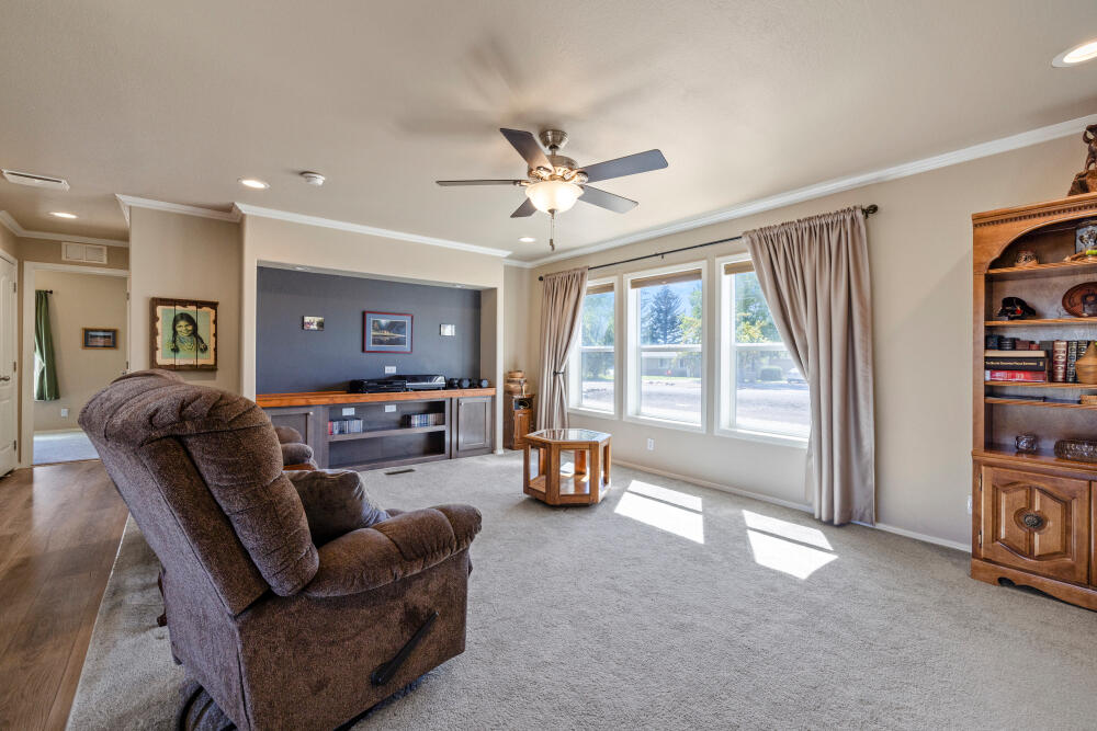 34234 Glen Drive