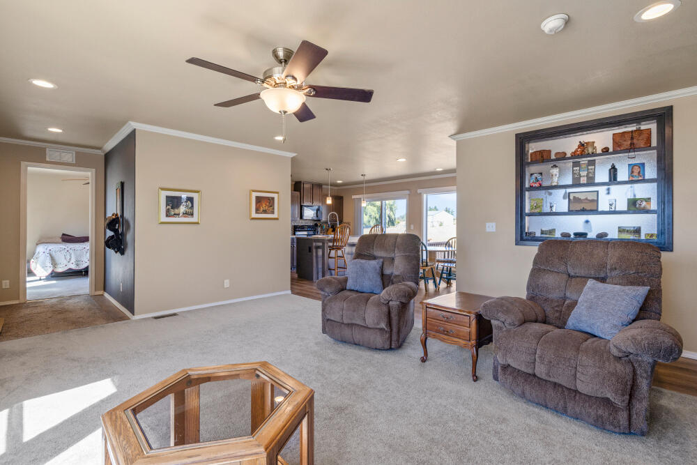 34234 Glen Drive