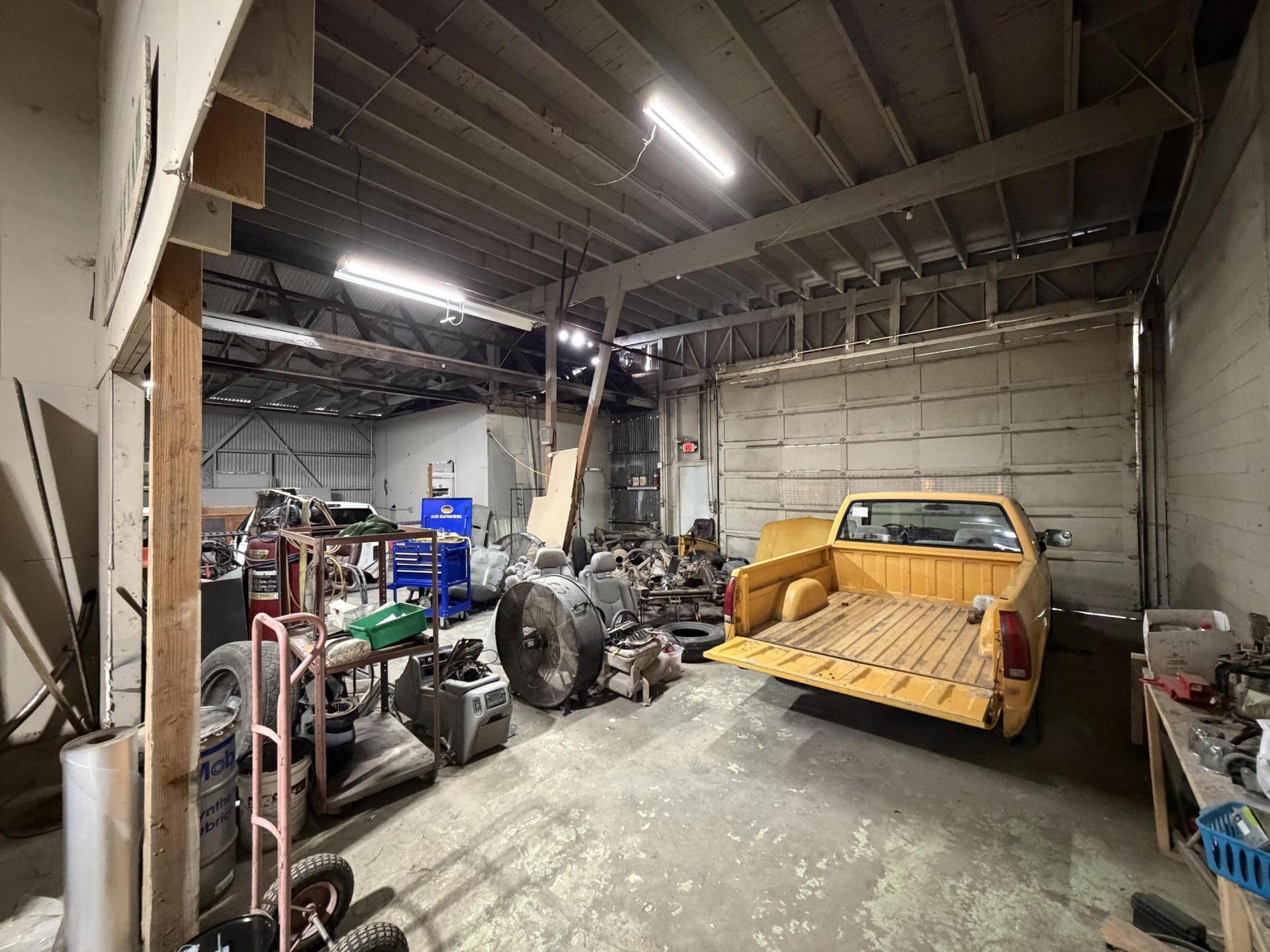 300 Market Street, 310 320