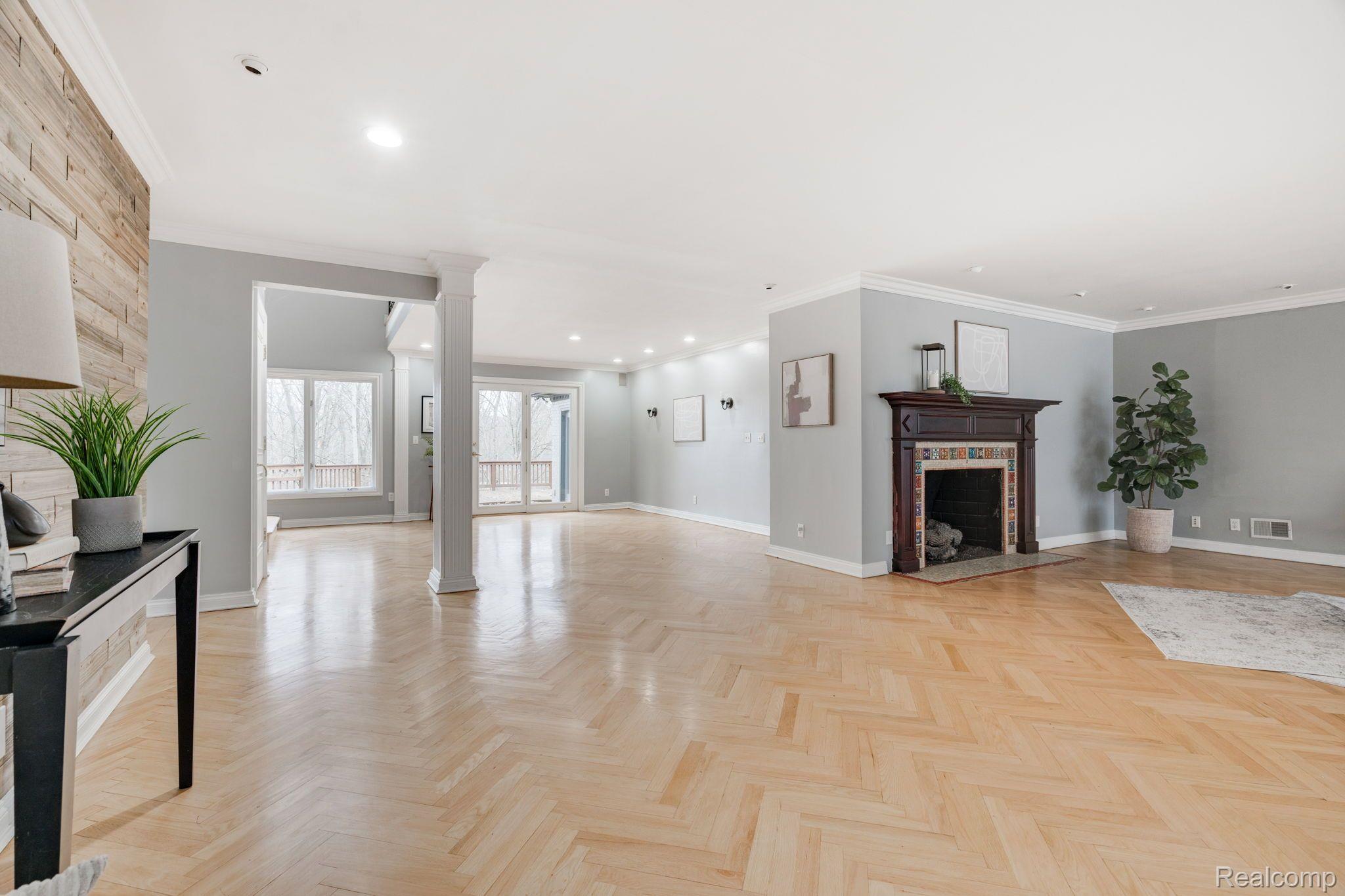 3280 Cairncross Drive