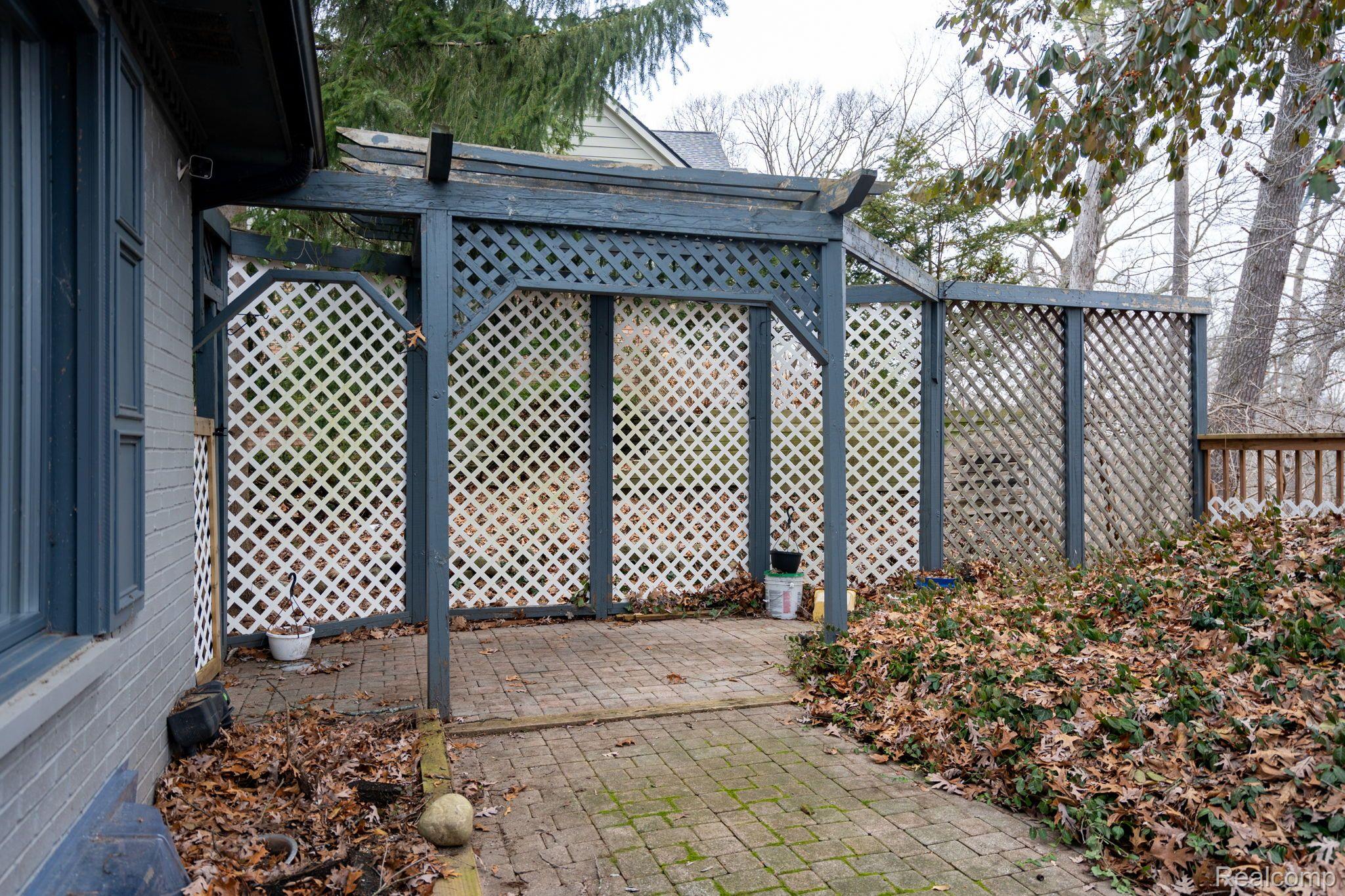 3280 Cairncross Drive