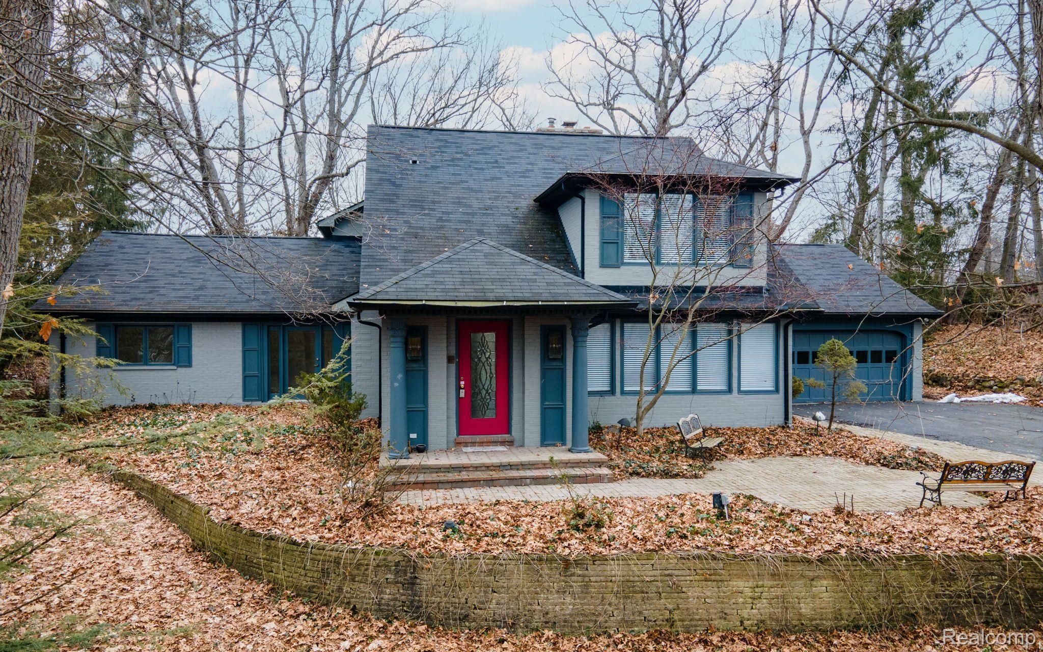 3280 Cairncross Drive