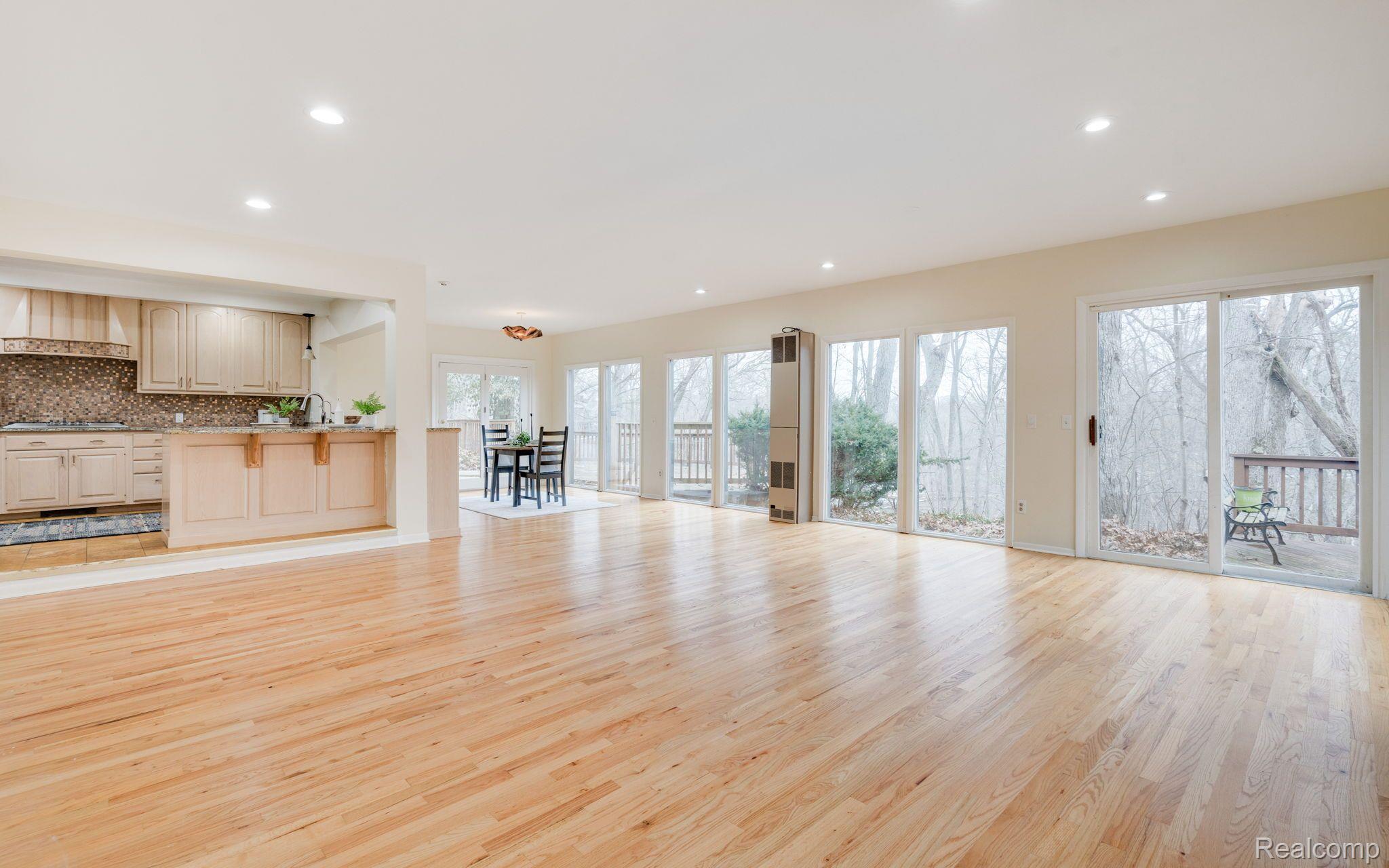 3280 Cairncross Drive