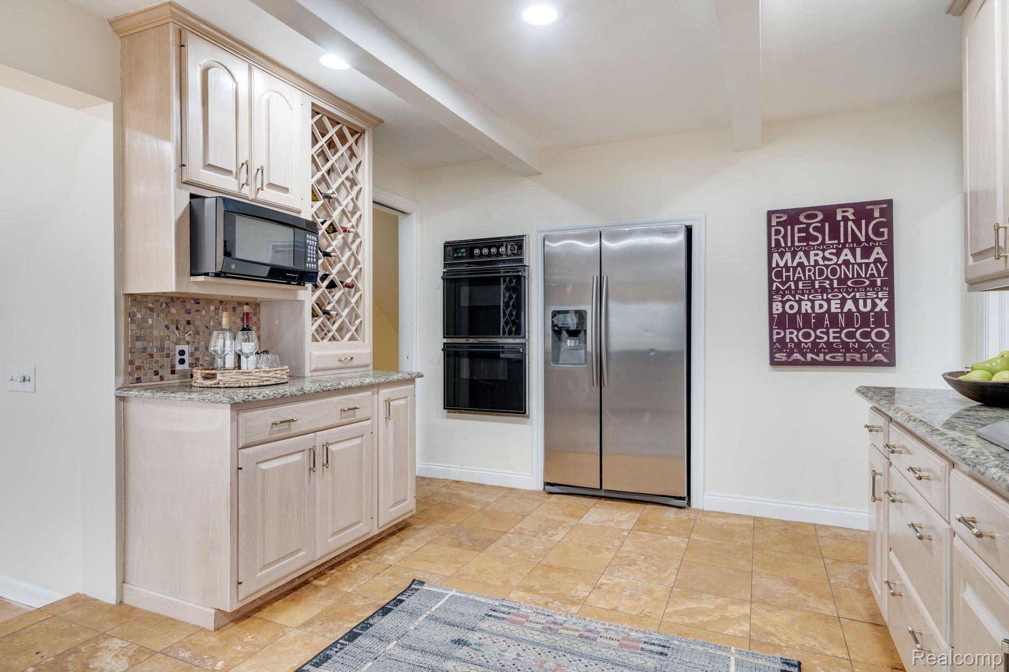 3280 Cairncross Drive