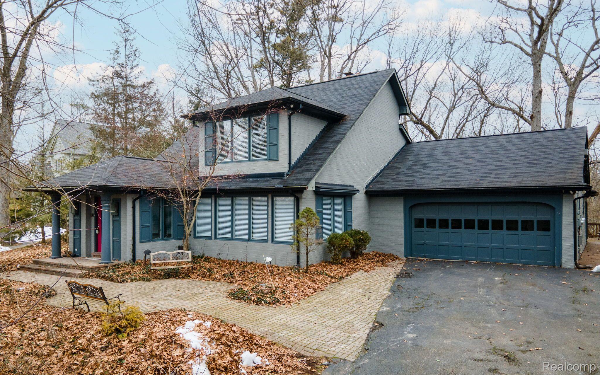 3280 Cairncross Drive