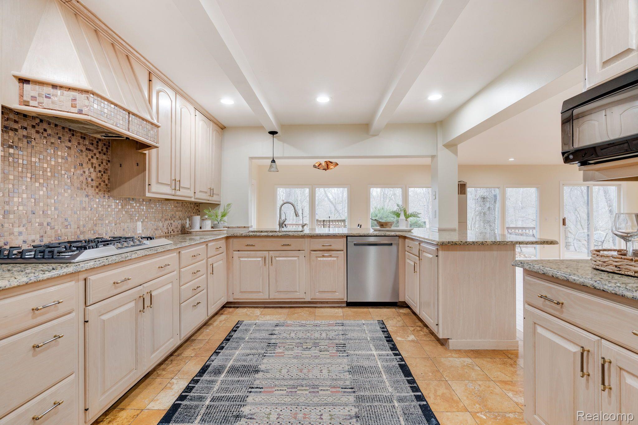 3280 Cairncross Drive