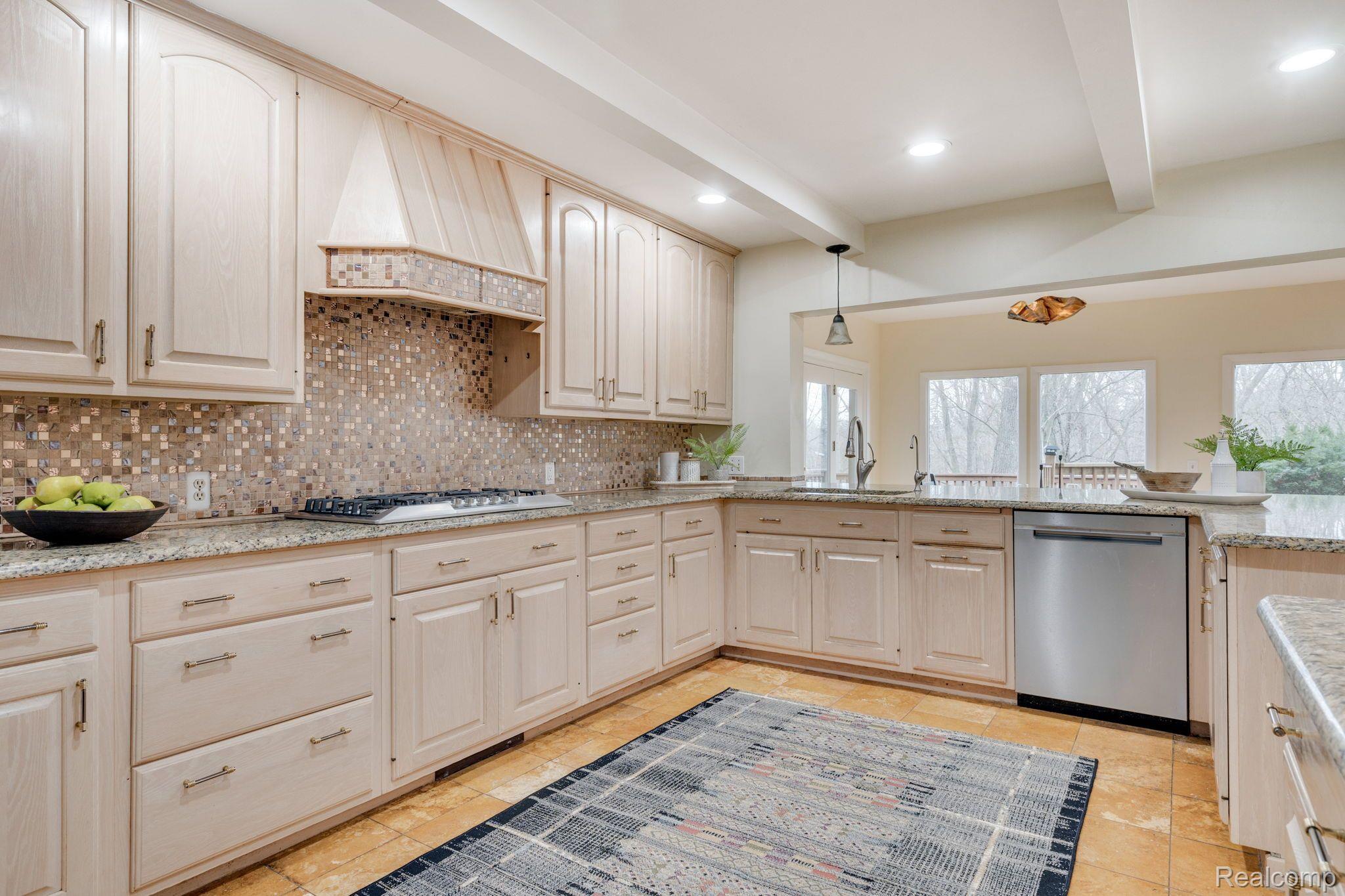 3280 Cairncross Drive