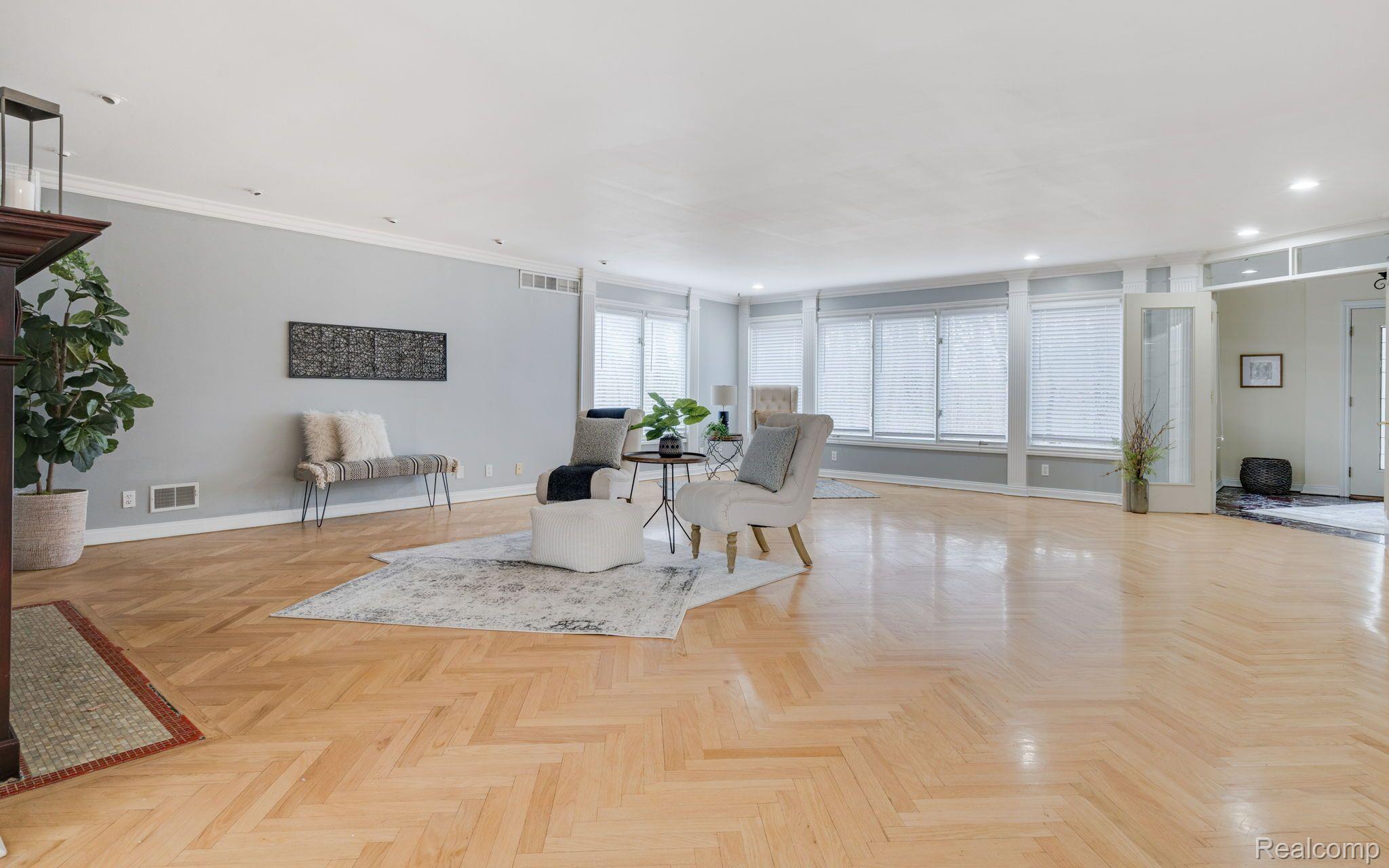 3280 Cairncross Drive